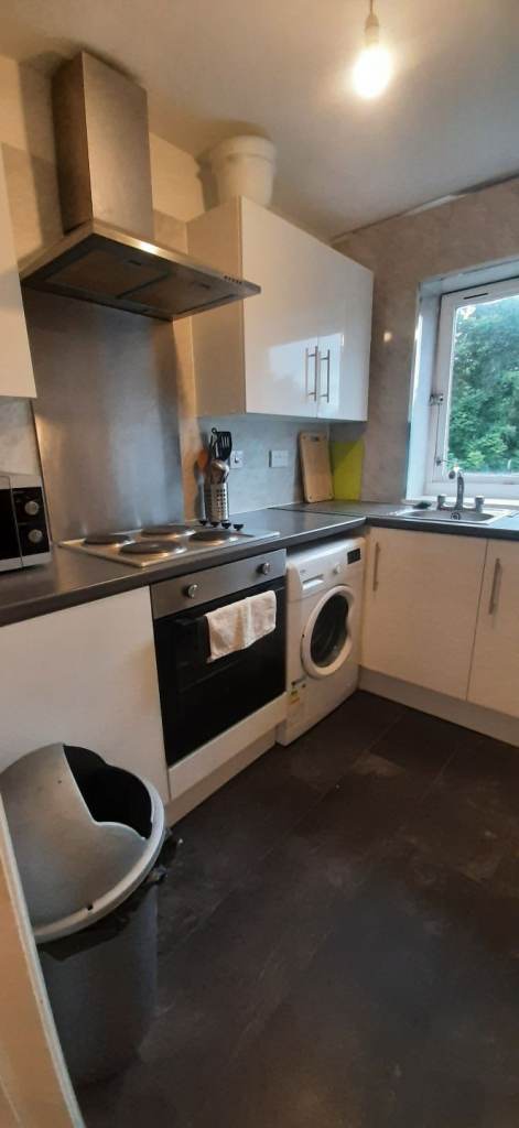 🏡 Bright 3-Bedroom Flat – (City Center) Grove Park Gardens, Glasgow G20 7JB