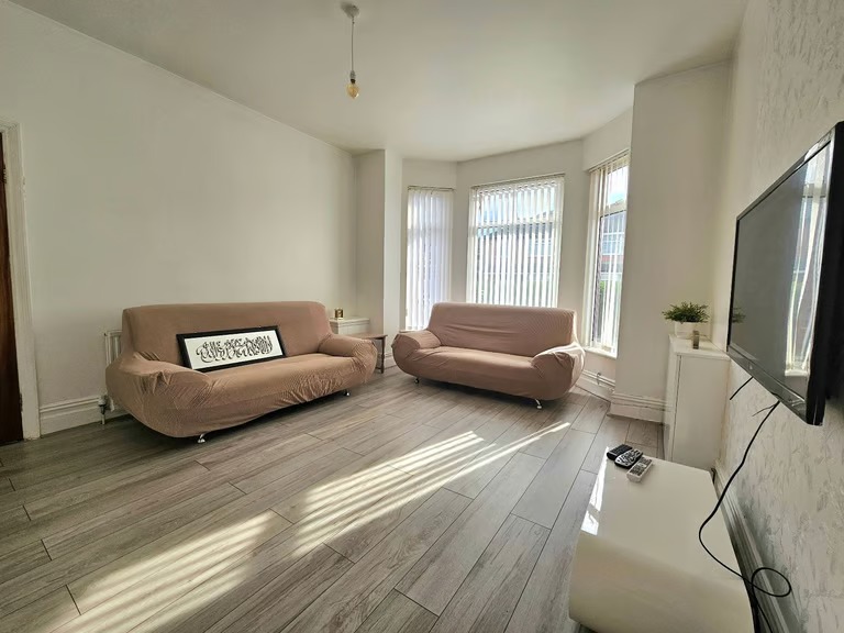 3-Bedroom Victorian House at Beresford rd, Longsight M13