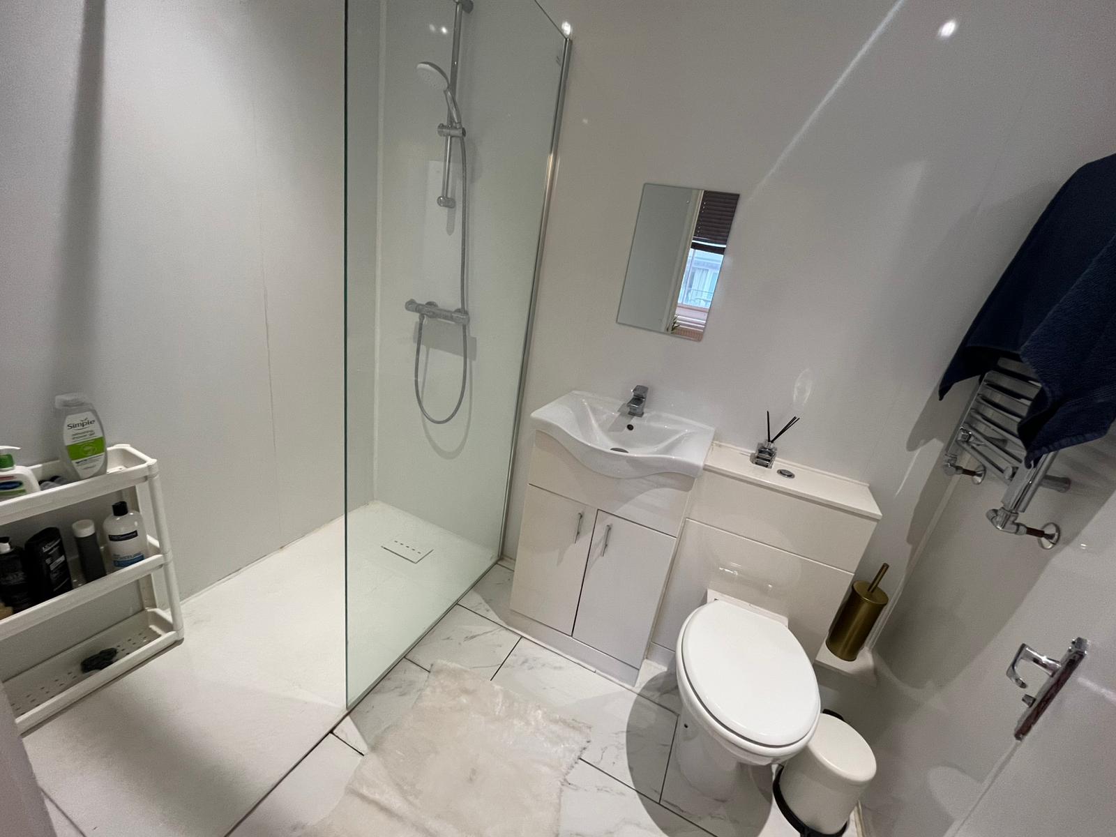 Three Self-Contained Studios – Upper Street, Islington, London (N1 2XQ)