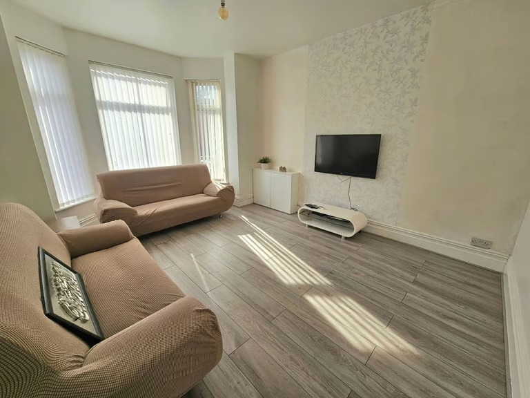 3-Bedroom Victorian House at Beresford rd, Longsight M13