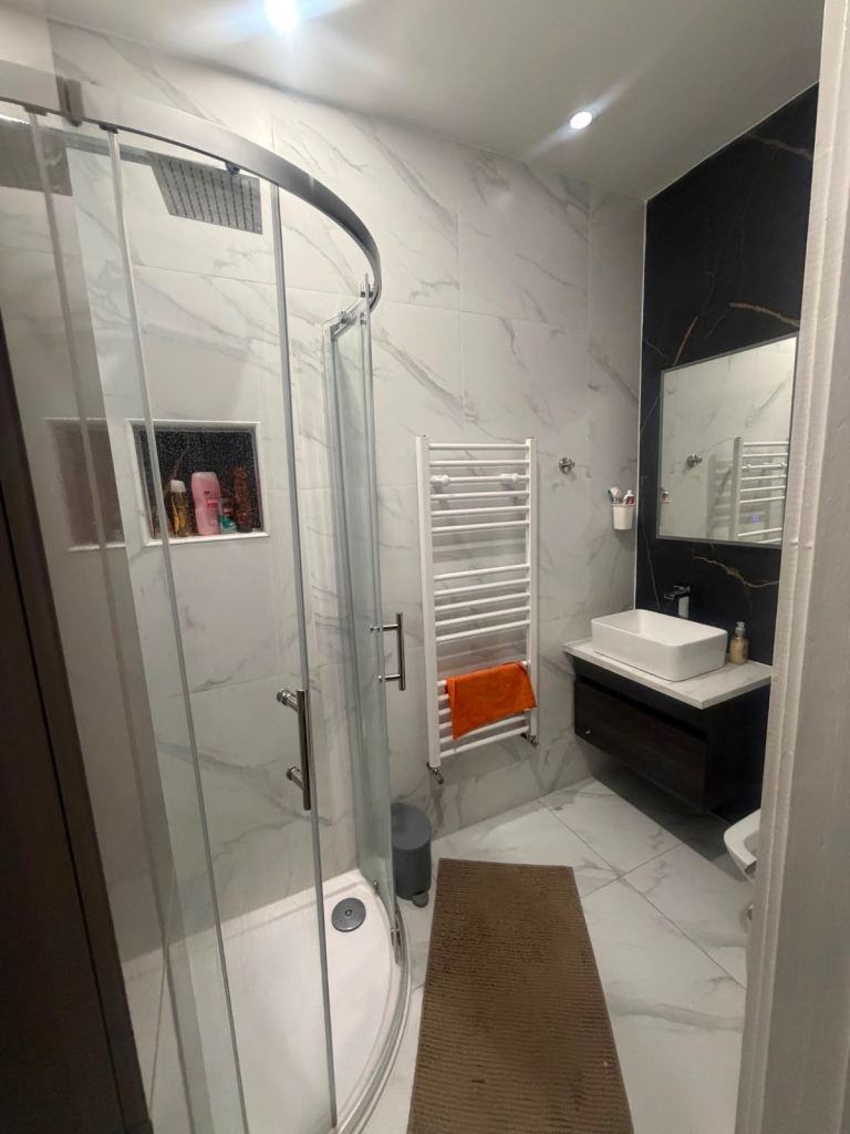 Double room TO LET (DY1 4EY)