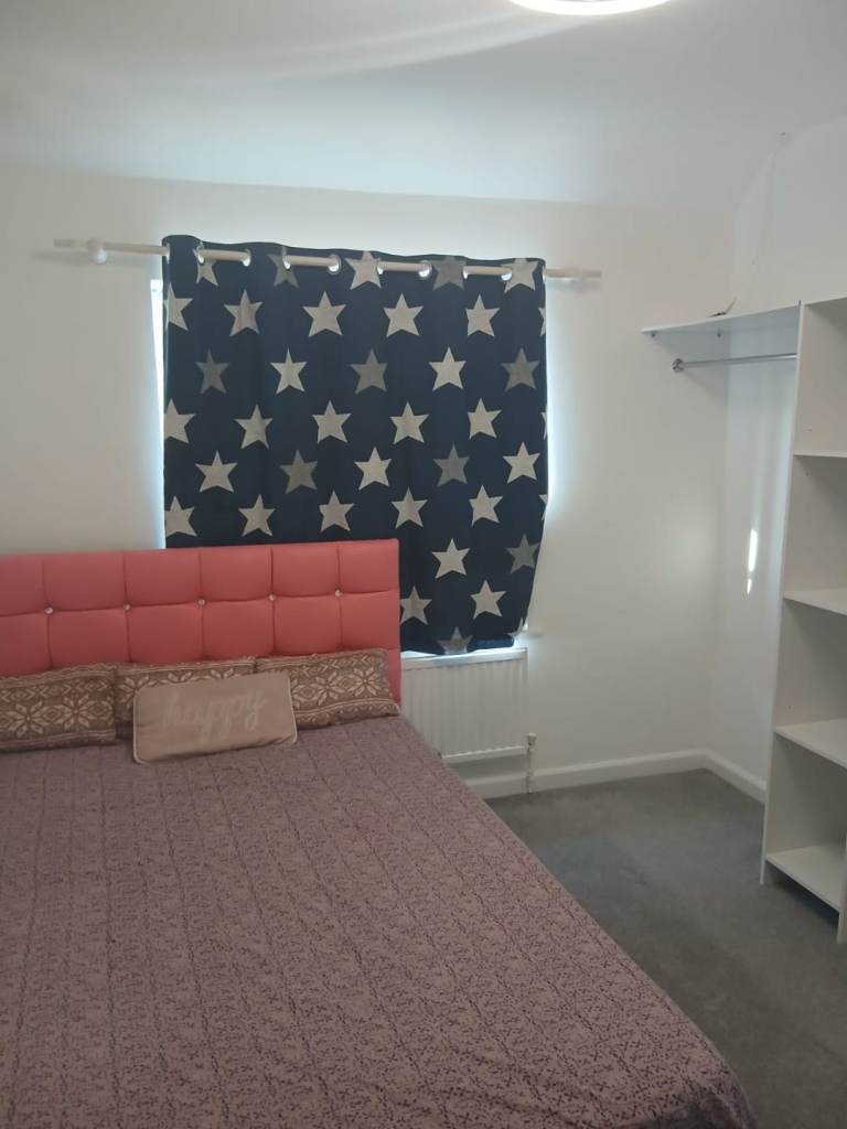 2 Double Rooms at Green Ln, Near Chadwell heath station (RM8 1DB)