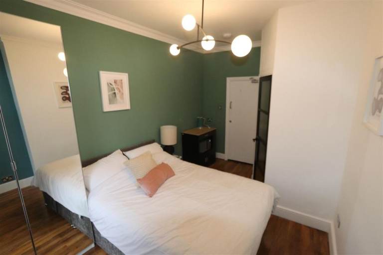 1 bed Room to Let Beedell Avenue, Westcliff On Sea (SS0 9JP)
