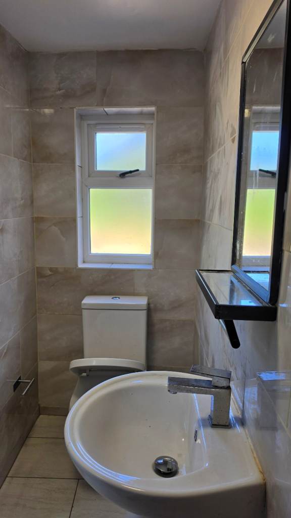 🏡 SPACIOUS DOUBLE ROOM FOR Single person – E13 8RT | ALL BILLS INCLUDED! ✨