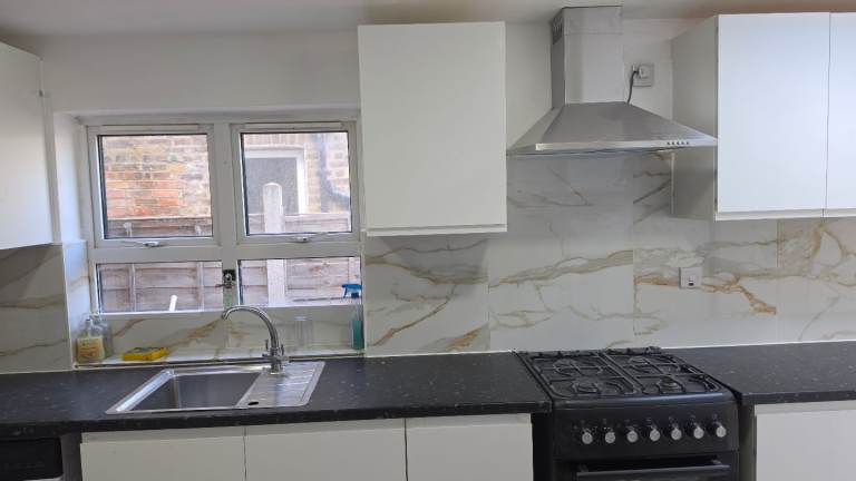 🏡 SPACIOUS DOUBLE ROOM FOR Single person – E13 8RT | ALL BILLS INCLUDED! ✨