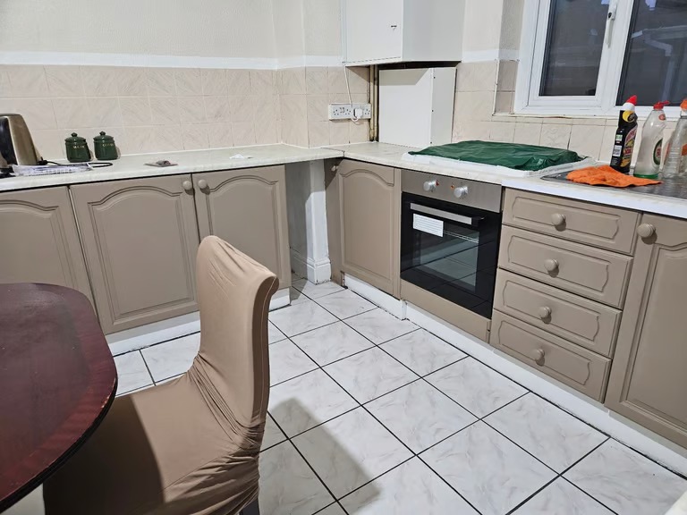 3-Bedroom Victorian House at Beresford rd, Longsight M13
