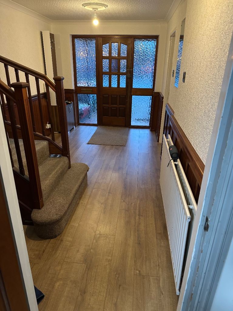 A Bright Ground-floor studio for 1/2 females Canning town E16