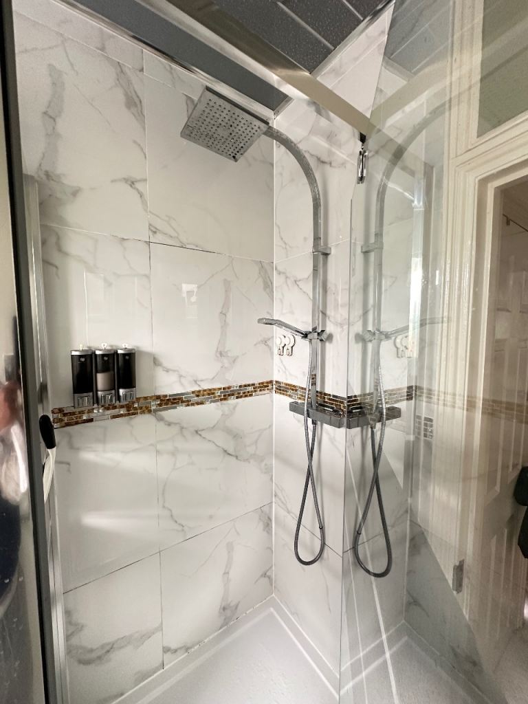 Luxury Furnished Double Room |  | Couples Welcome (CR7 6JU)