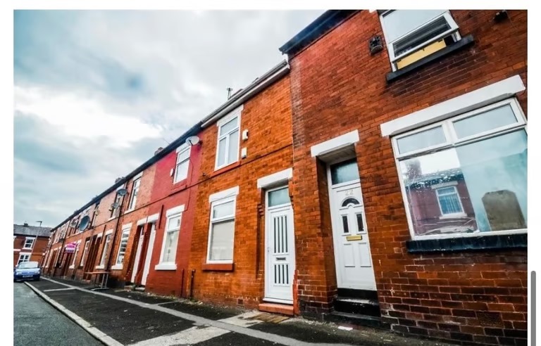 4-bedroom terraced house at Markington st, Rusholme M14 7JB