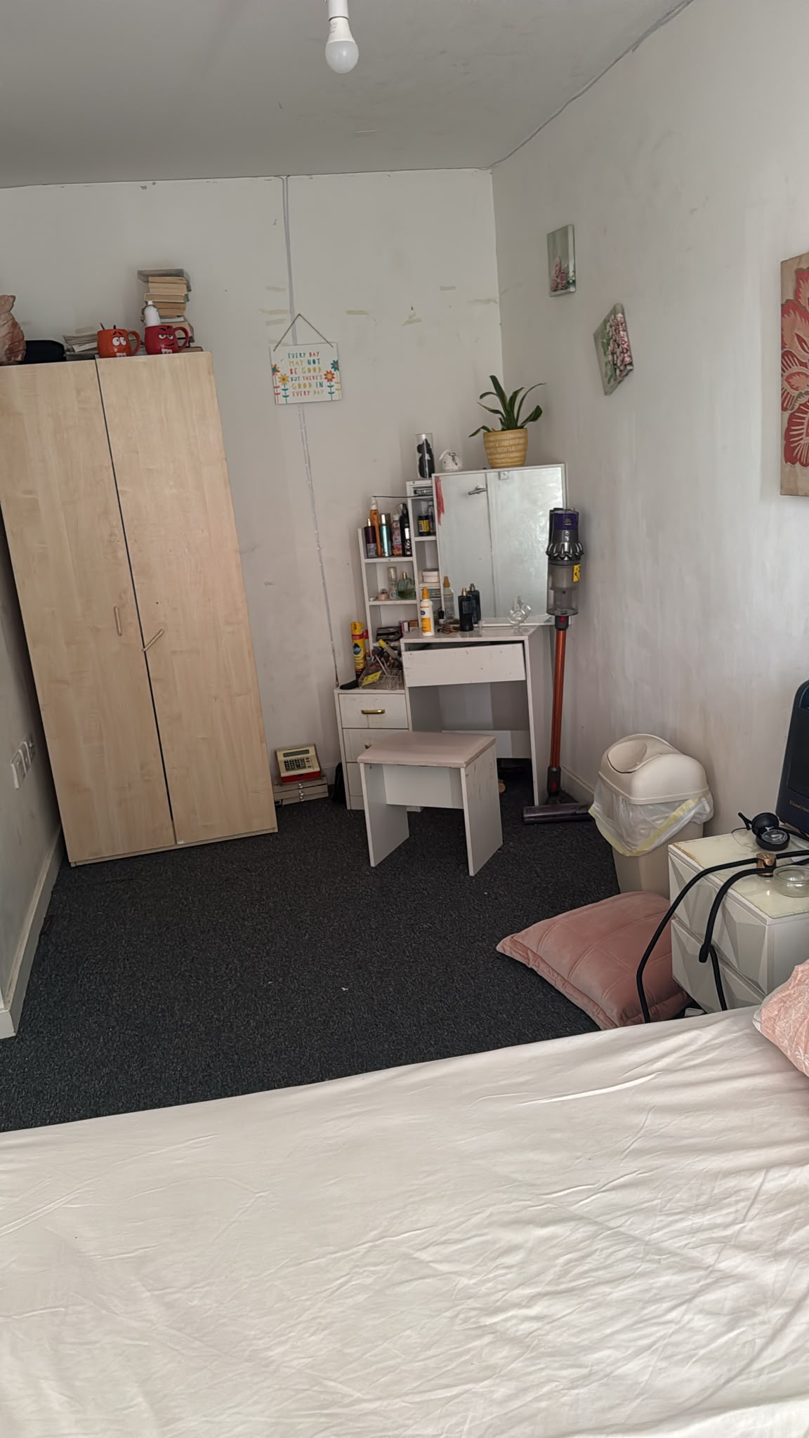 Double room only for professional female (SL1)