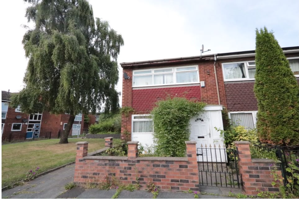 4-bedroom End terraced furnished house at Old trafford M16 7NR