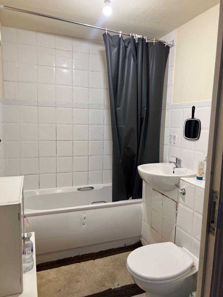 Double En-suite Room Gants hill, Redbridge, IG2 6LQ