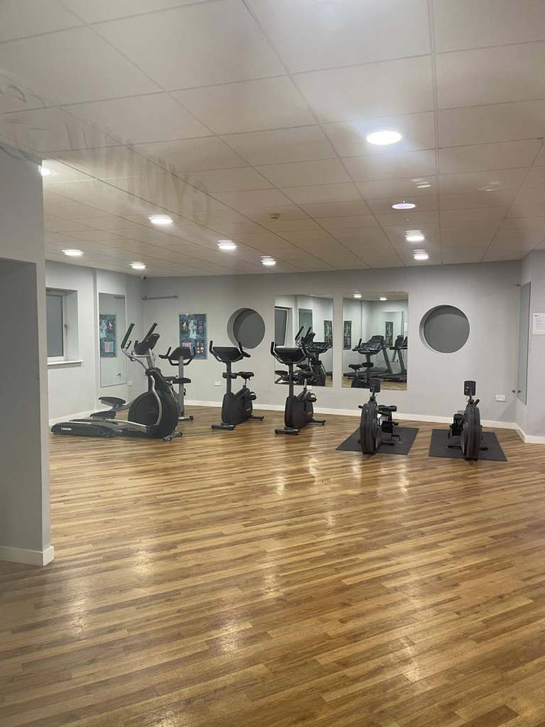 🏙️ Modern 2-Bed, 2-Bath Furnished Apartment | City View, Ilford IG1 1NH