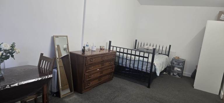 studio flat Luton, Bedfordshire £800pm(LU4 0HS)