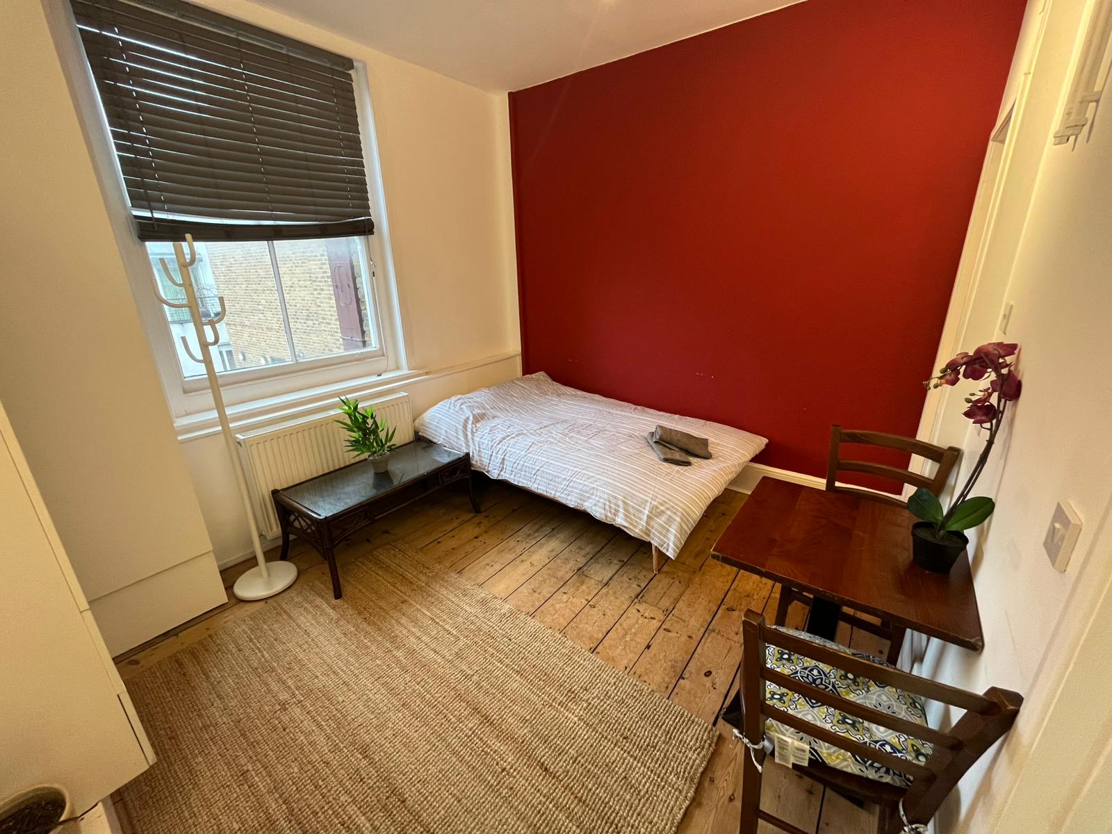 Three Self-Contained Studios – Upper Street, Islington, London (N1 2XQ)