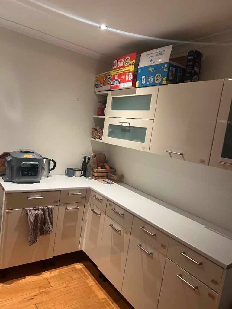 Loft room with ensuite for rent North London, London £1,100pm@N10 1AN