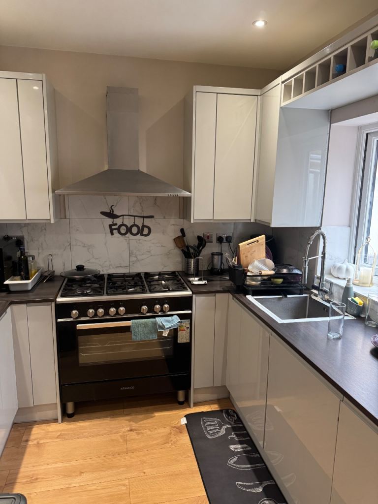 Big double room for rent (ME7 2EH)
