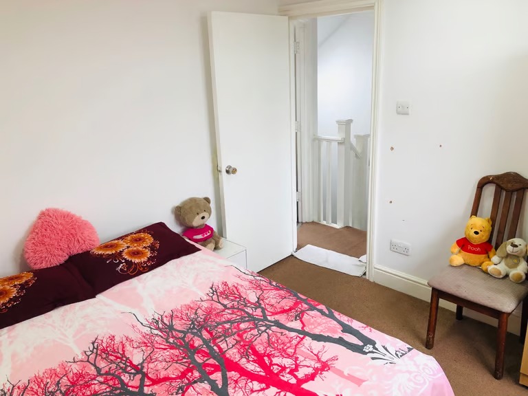 Well maintain house share rooms available