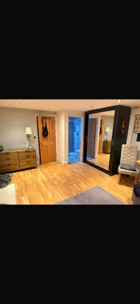 Loft room with ensuite for rent North London, London £1,100pm@N10 1AN