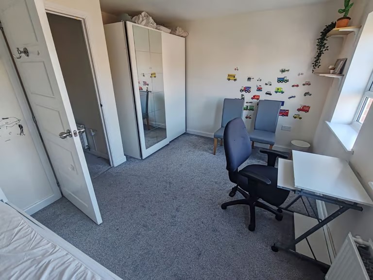 Double room at Sergeant Mark Stansfield Wy, Hyde SK14