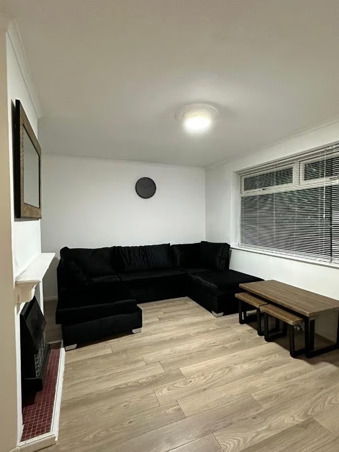 Fully Furnished 3-Bedroom Semi-Detached House 📍 Wilkinson Road, Bolton, BL1 7BA