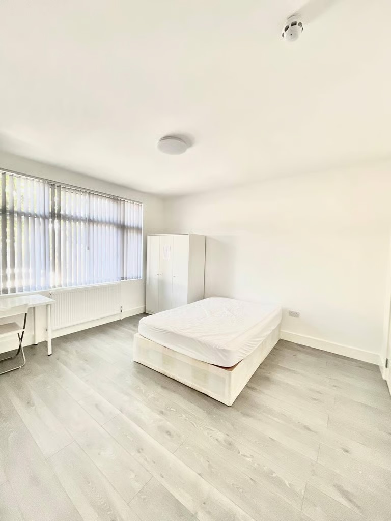 Cosy double room to let