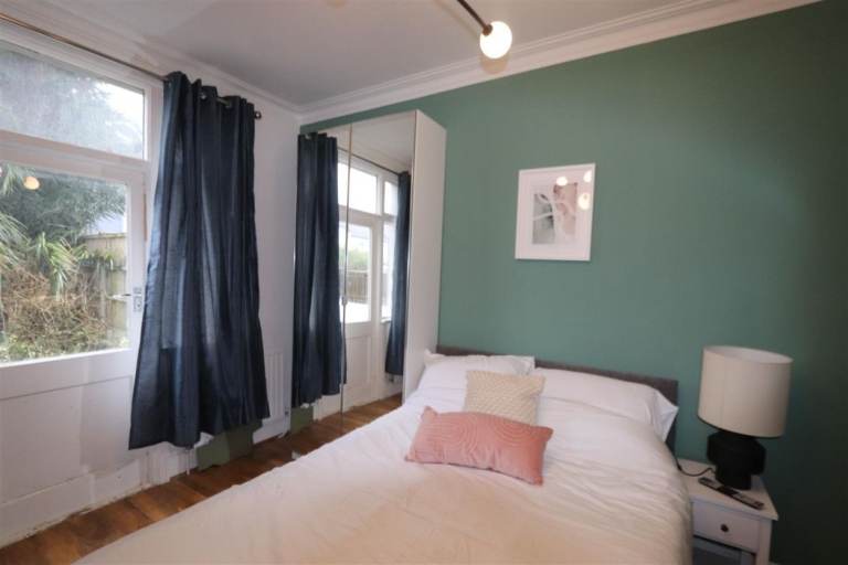 1 bed Room to Let Beedell Avenue, Westcliff On Sea (SS0 9JP)
