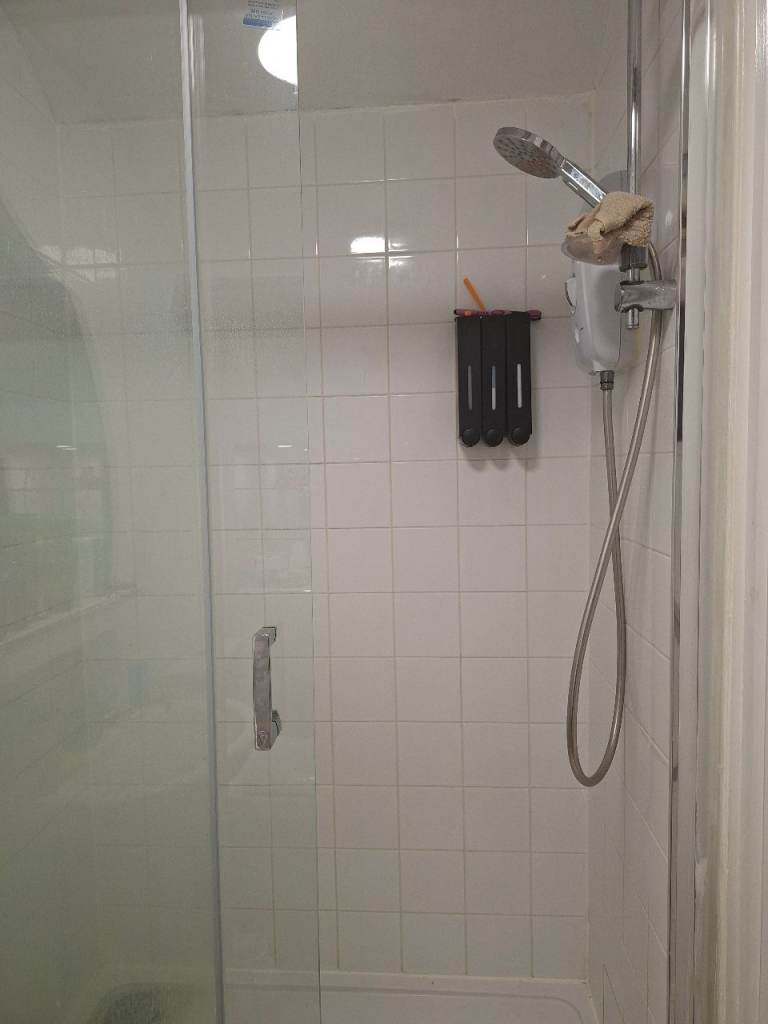 Room To Let (B20)