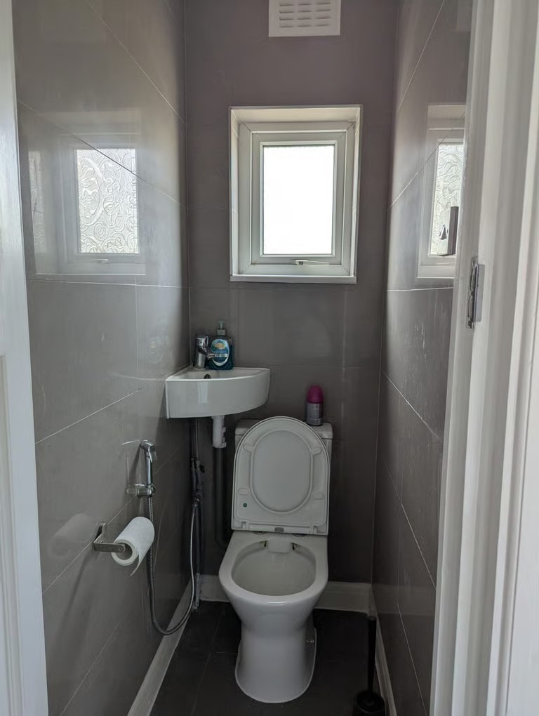 modern Single room to let