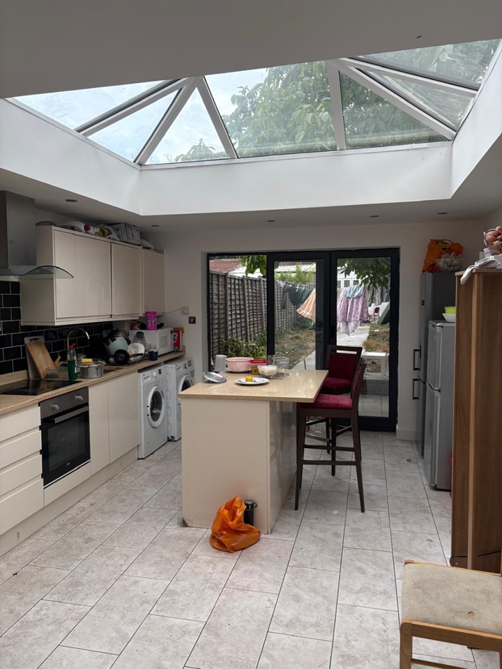 Bed space available in a double room in a sharing house at Chandos rd, Stratford E15 1TX