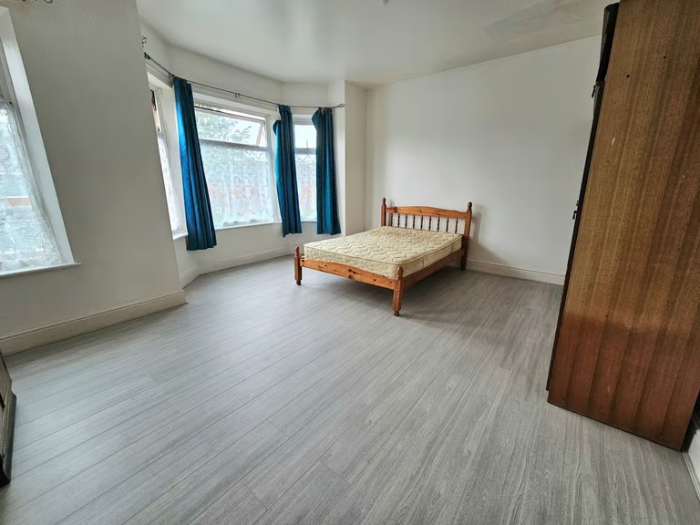 3-Bedroom Victorian House at Beresford rd, Longsight M13