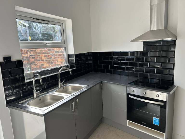 6 Beds house to let (ST4 4QX)