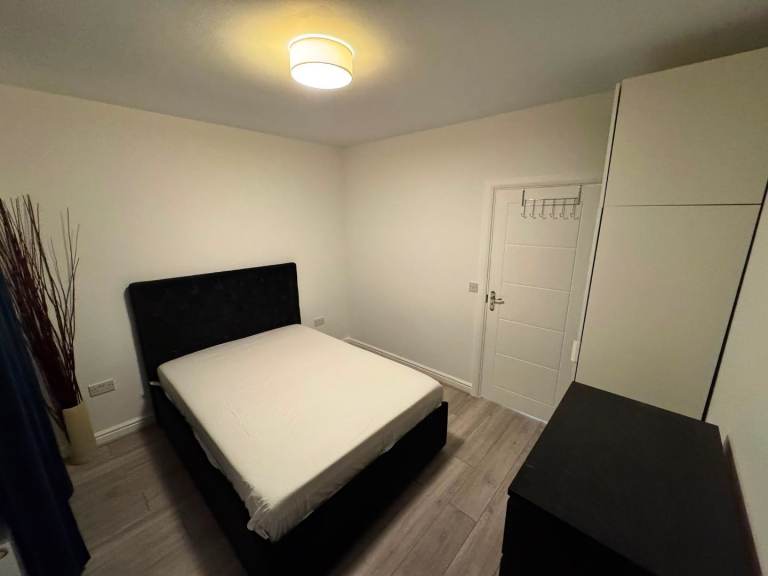 Brand New 2-Bedroom Flat – Atherton Rd, Ilford IG5 0PF | For Indian Family (All bills incl)