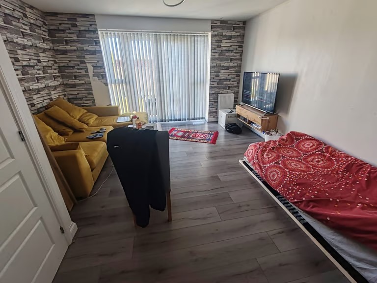 Double room at Sergeant Mark Stansfield Wy, Hyde SK14