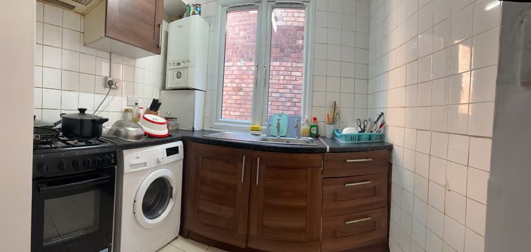 Double room to let at N4