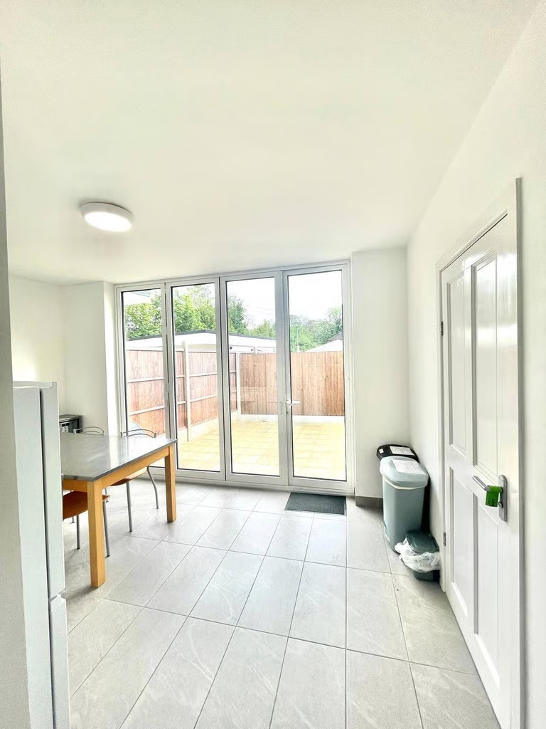 Cosy double room to let