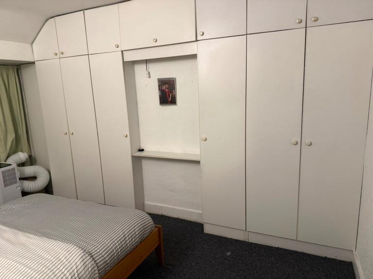 Double Room Available (TW4 6LB)