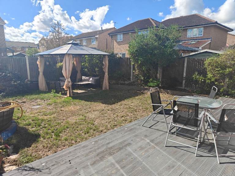 Double Room available with free Parking £700pm at Mace ct, Grays RM17 6TX