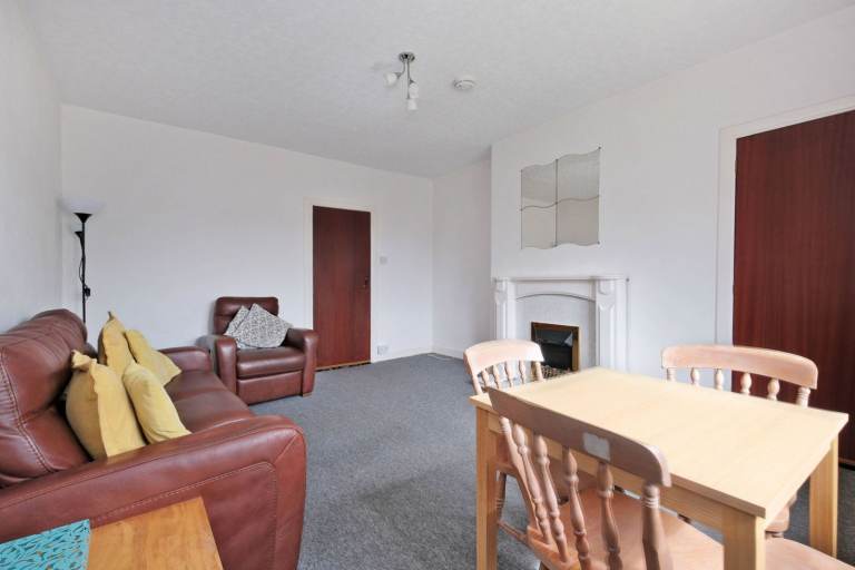Fully Furnished Immaculate Double Room Available opposite to Aberdeen University £500pm (AB24 1TE)