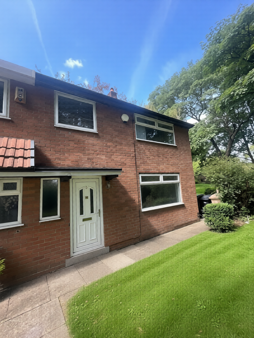 Fully Furnished 3-Bedroom Semi-Detached House 📍 Wilkinson Road, Bolton, BL1 7BA