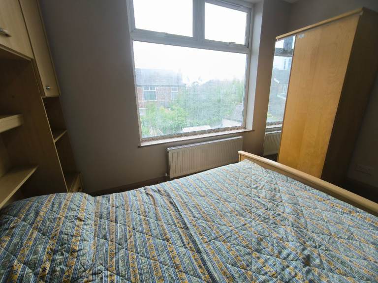 Double Room to Rent at Hornby rd, Old trafford (M32 0RQ)