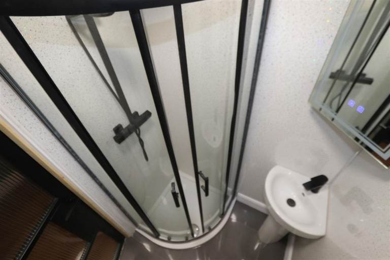 1 bed Room to Let Beedell Avenue, Westcliff On Sea (SS0 9JP)