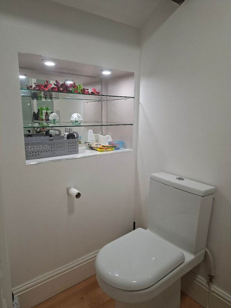 Room To Let (B20)