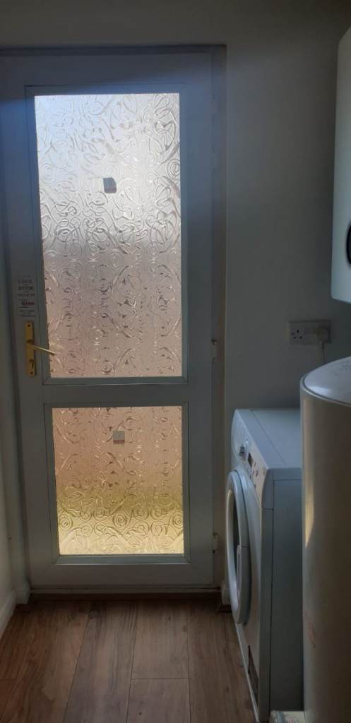 Studio Apartment with Wifi and all bills included (CV3)