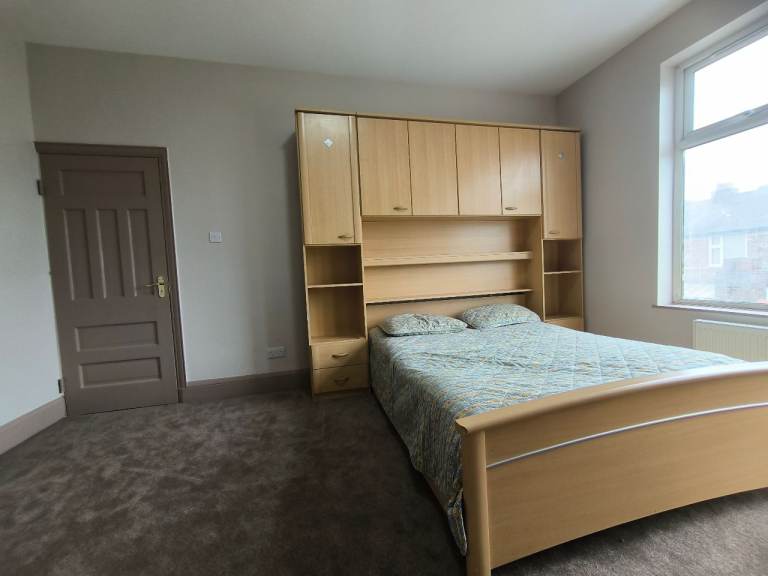 Double Room to Rent at Hornby rd, Old trafford (M32 0RQ)