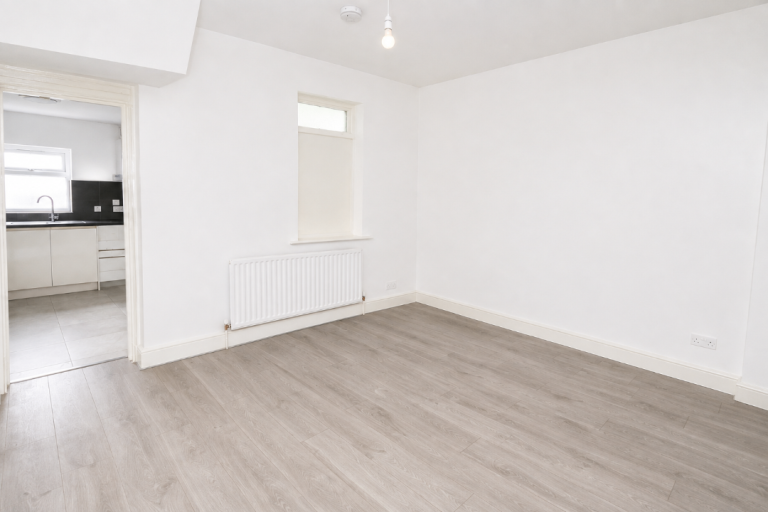 4 Bed Terraced House, stamford rd, East Ham (E6 1LP)