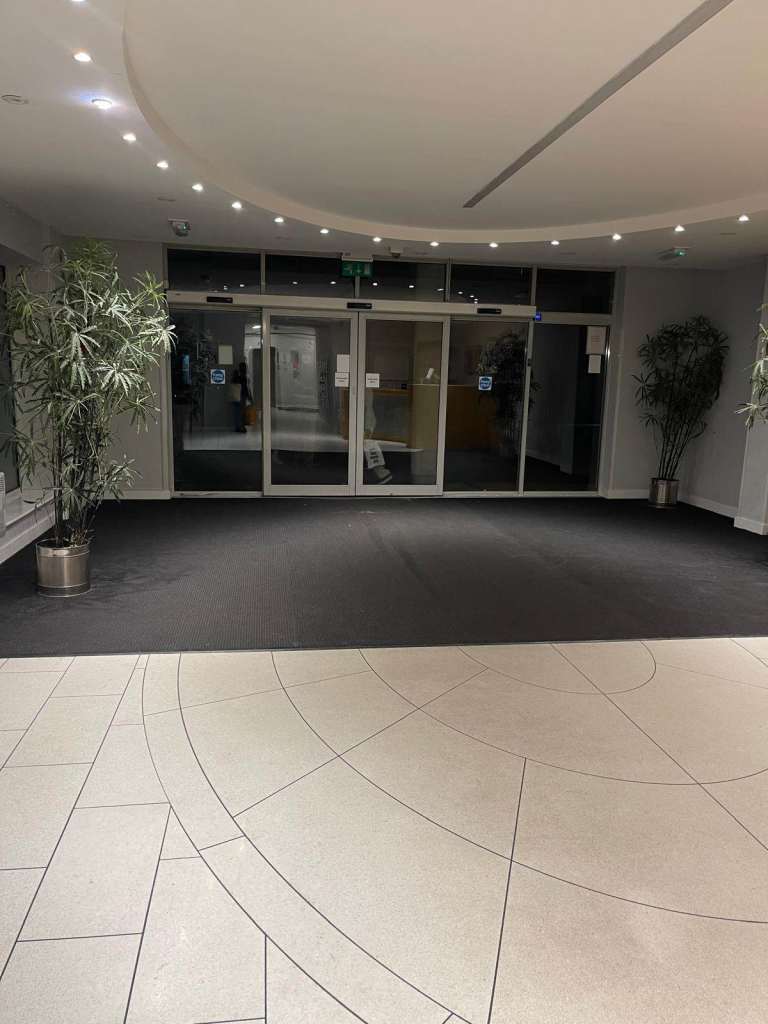 🏙️ Modern 2-Bed, 2-Bath Furnished Apartment | City View, Ilford IG1 1NH