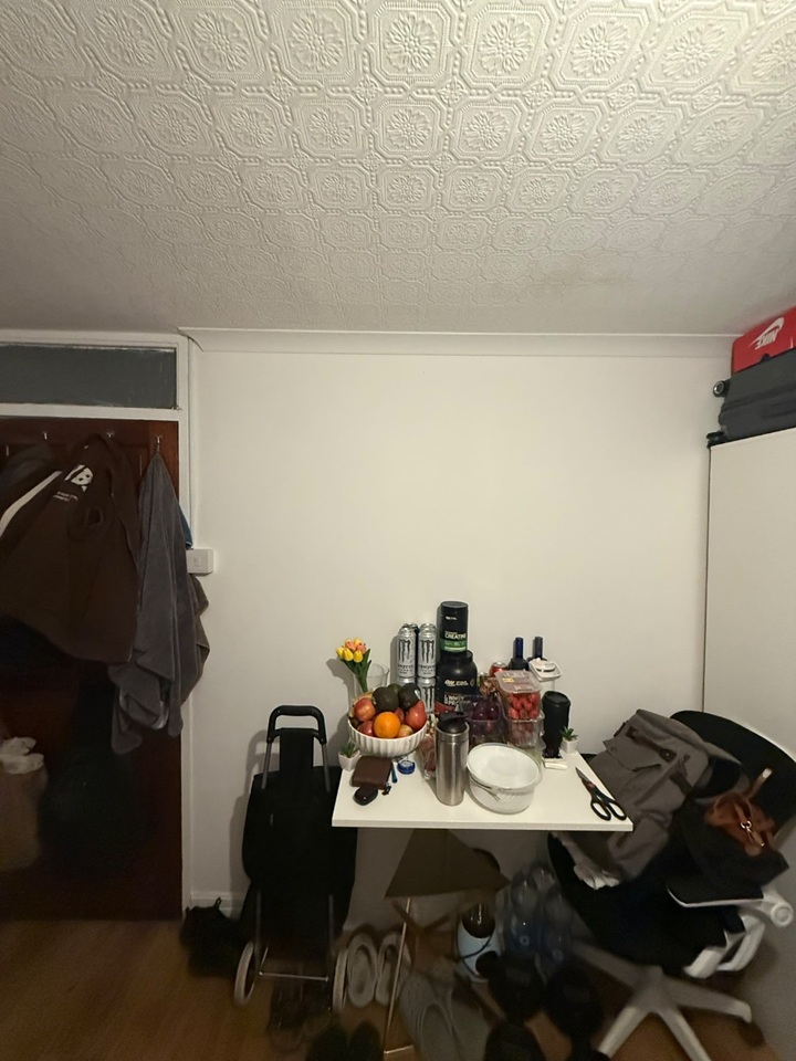 1st floor Studio for 1/2 Females in Canning Town E16 4LD
