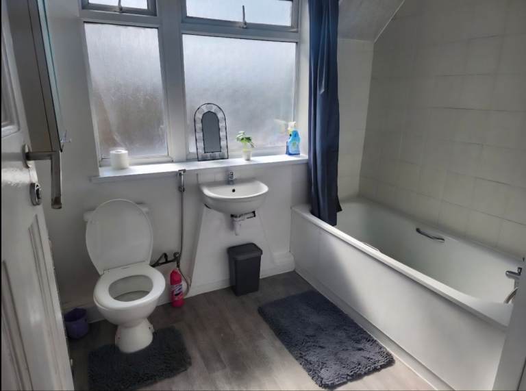 Beautiful 2 bedroom flat, Great West Road TW5