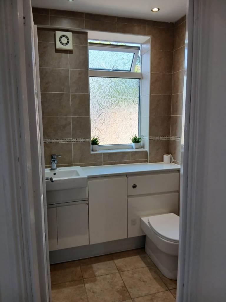 2 Double Rooms at Green Ln, Near Chadwell heath station (RM8 1DB)